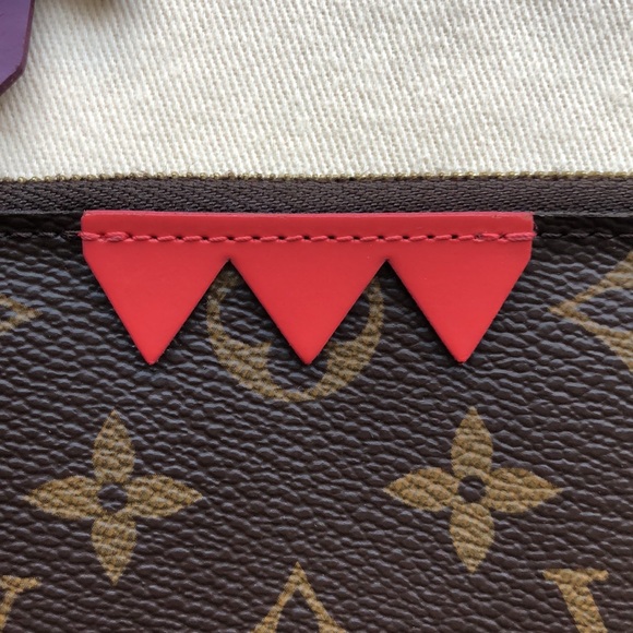 🌺🌺 RARE 🌺🌺 Louis Vuitton TOTEM Coin Purse with charm - Picture 6 of 16